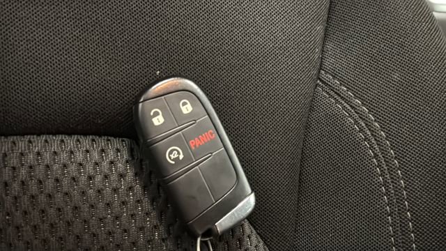 Used 2023 Jeep Renegade Altitude image 35