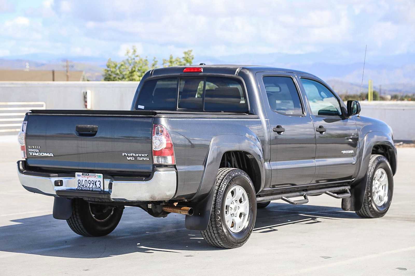 Used 2011 Toyota Tacoma PreRunner w/ SR5 Pkg #2 RWD image 5