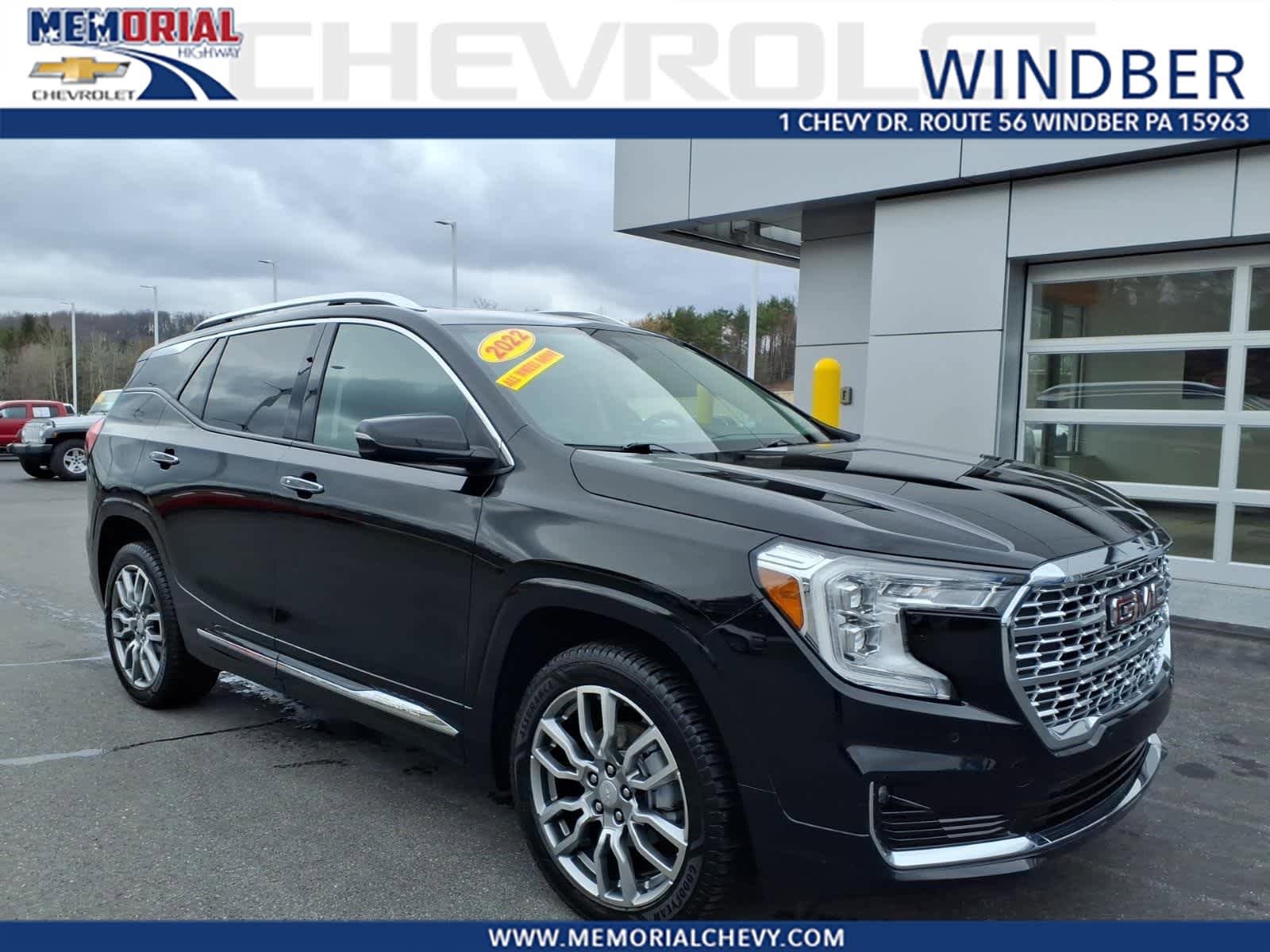 Used 2022 GMC Terrain Denali image 1