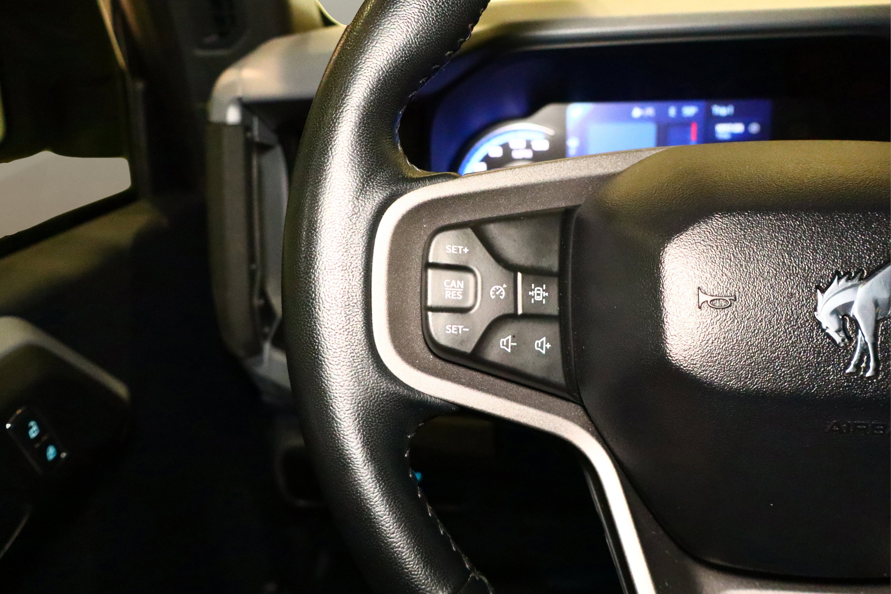 Used 2023 Ford Bronco Everglades image 12