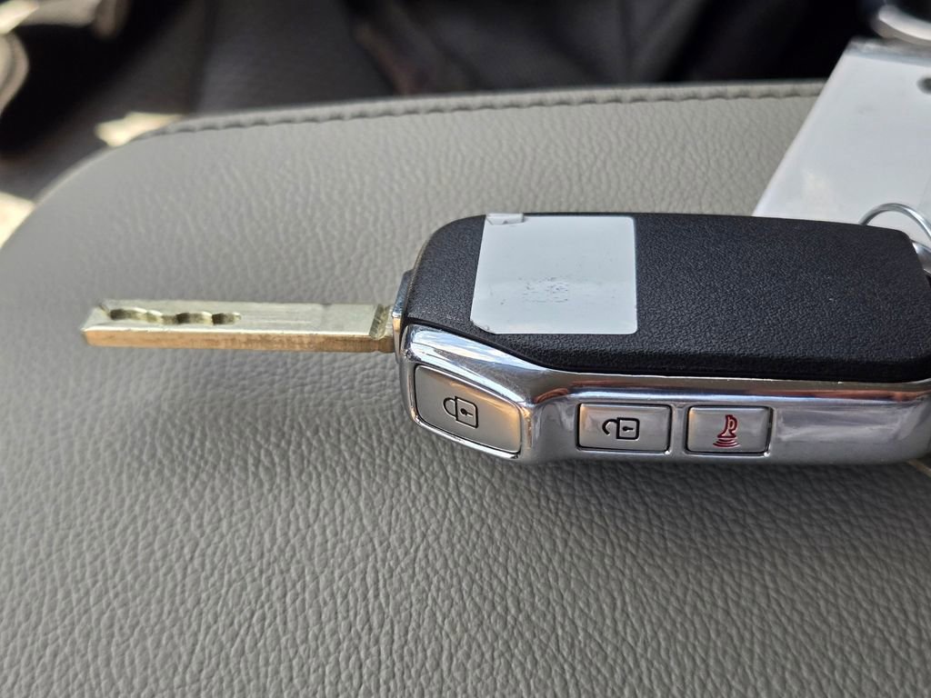 Used 2025 Kia Soul LX image 33