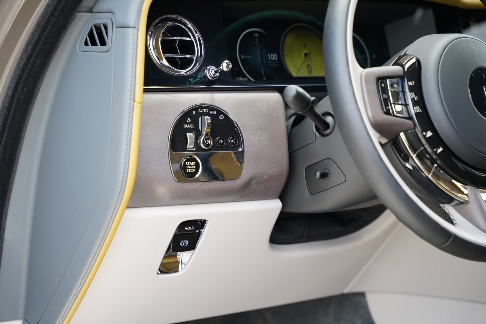 Used 2025 Rolls-Royce Cullinan AWD/4WD image 22