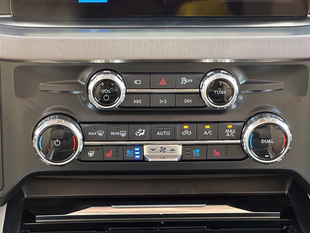 New 2027 Ford F250 Platinum w/ Platinum Plus Package AWD/4WD image 19