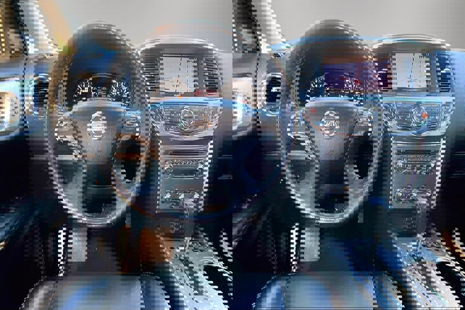 Used 2018 Nissan Pathfinder SL w/ Midnight Edition Package image 8