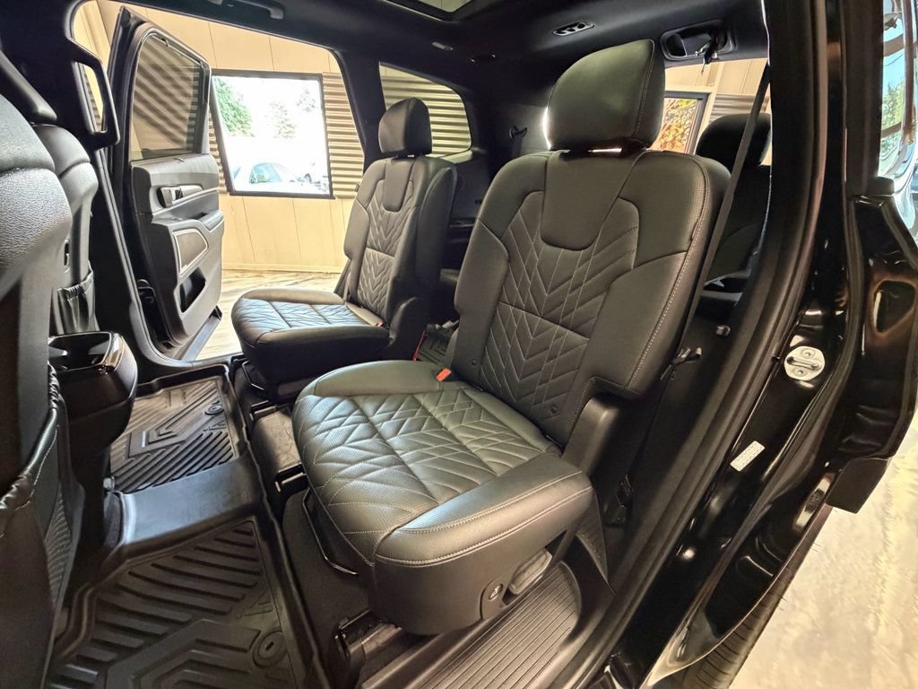Used 2025 Kia Telluride SX X-Line AWD/4WD image 8