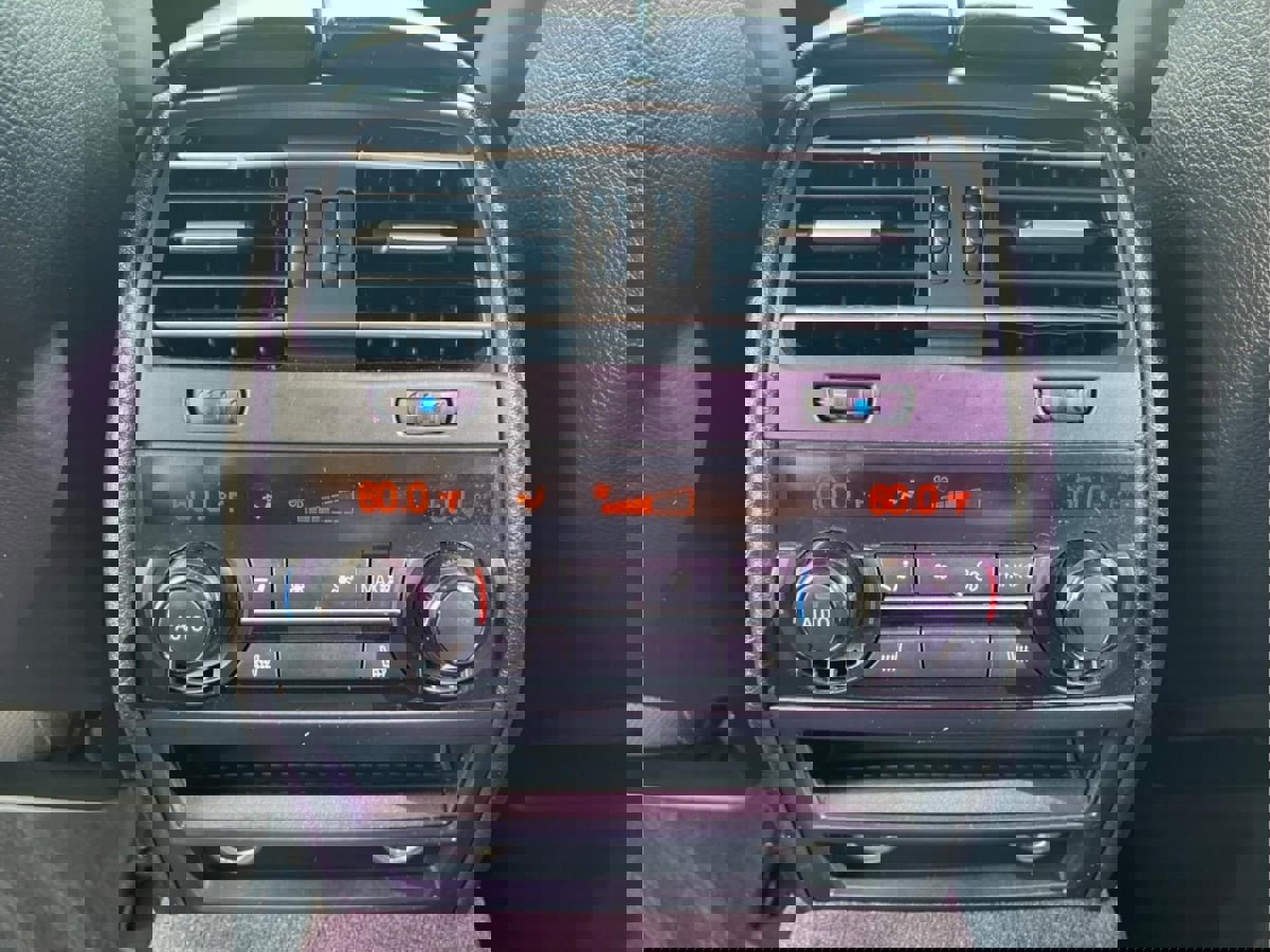 Used 2010 BMW 750Li image 24