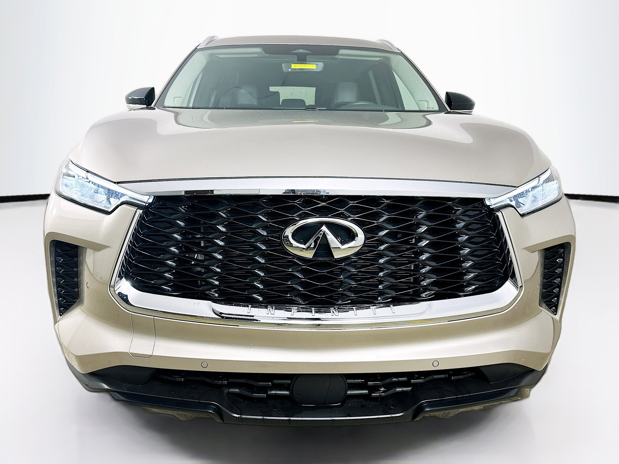Used 2024 INFINITI QX60 Luxe w/ Performance Audio Package image 2