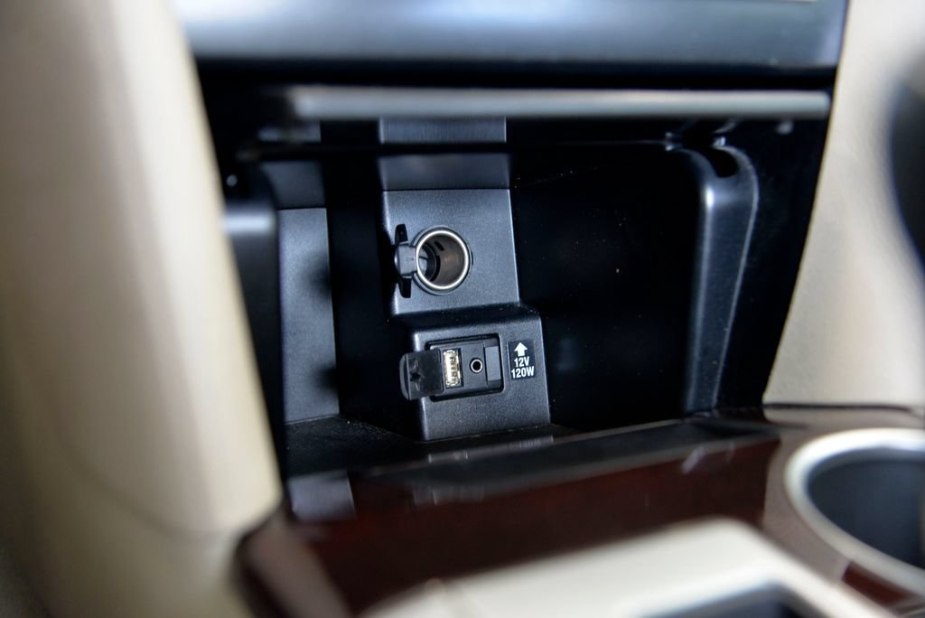 Used 2014 Toyota Camry XLE FWD image 25