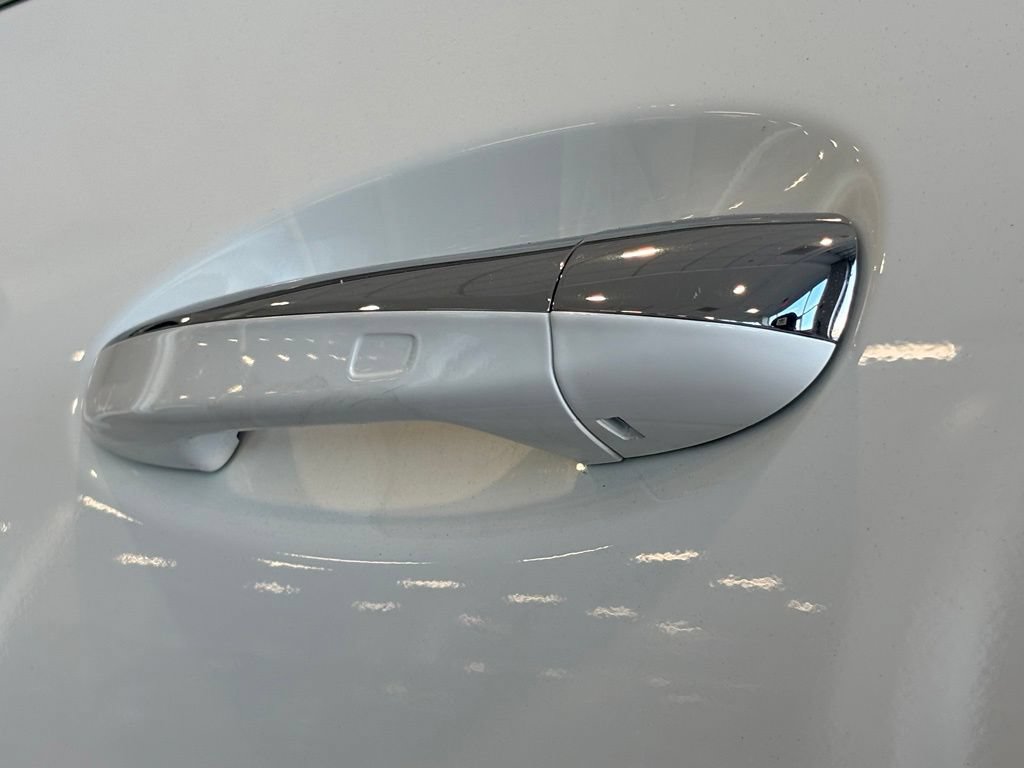 Used 2025 Mercedes-Benz GLA 250 4MATIC w/ Winter Package image 11