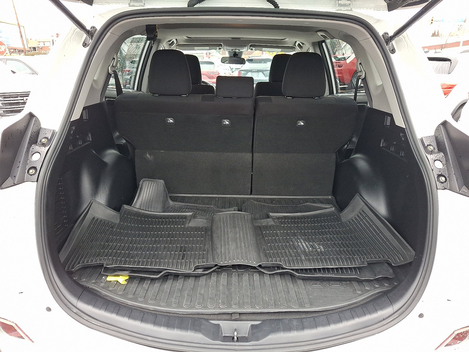 Used 2018 Toyota RAV4 XLE w/ Plus Extra Value Package image 28