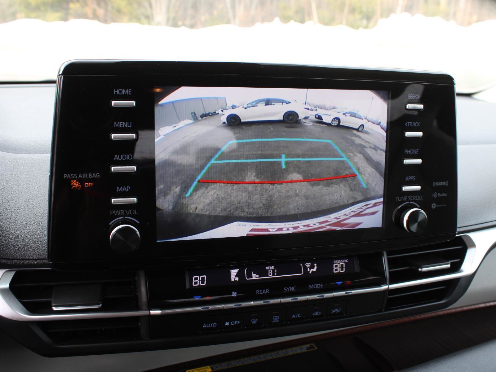 Used 2024 Toyota Sienna LE w/ LE Plus Package image 13