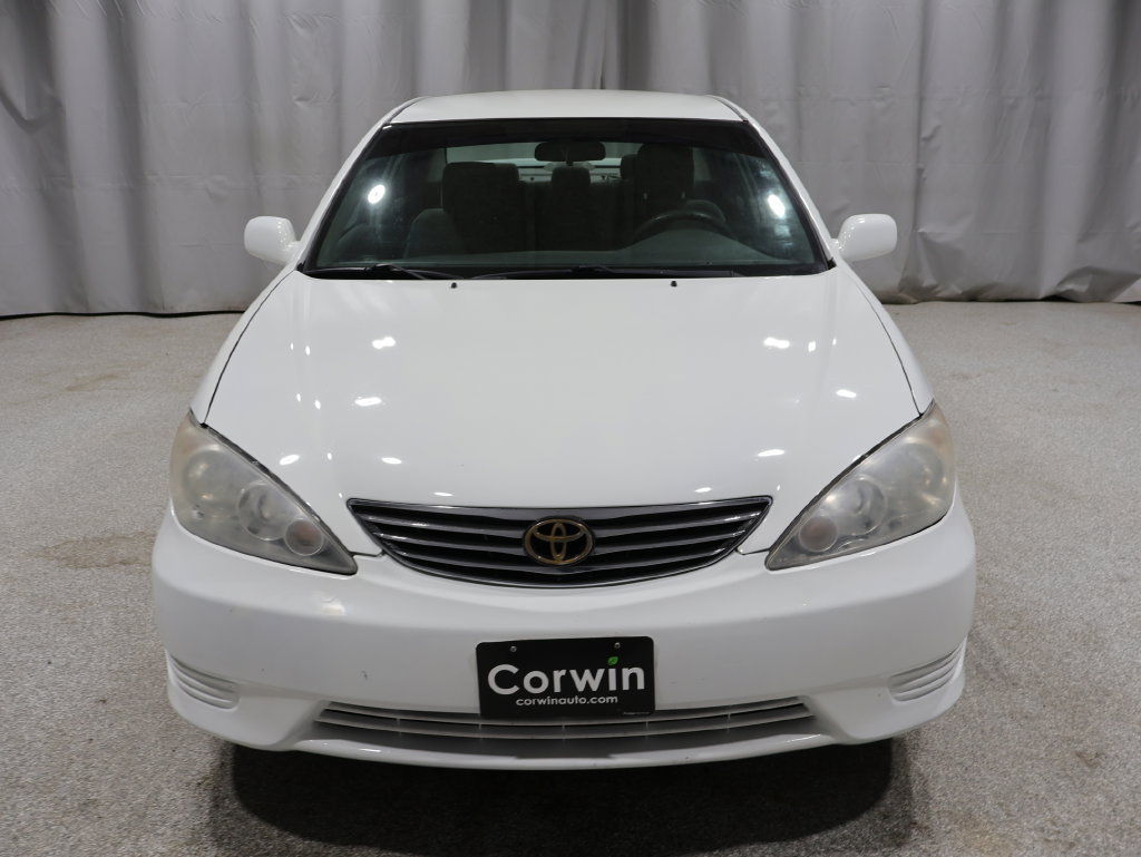 Used 2005 Toyota Camry LE FWD image 12