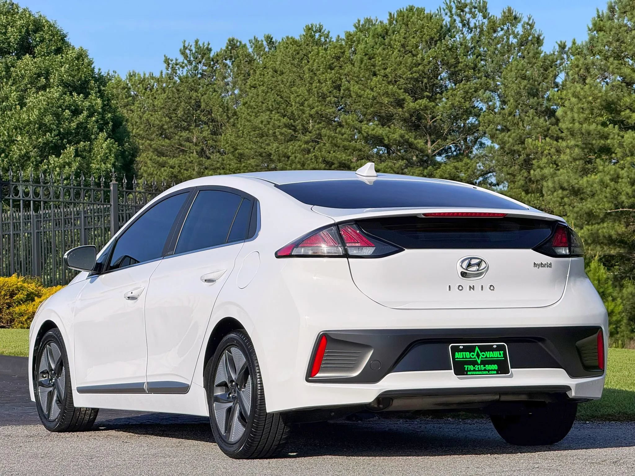 Used 2022 Hyundai Ioniq SEL FWD image 9