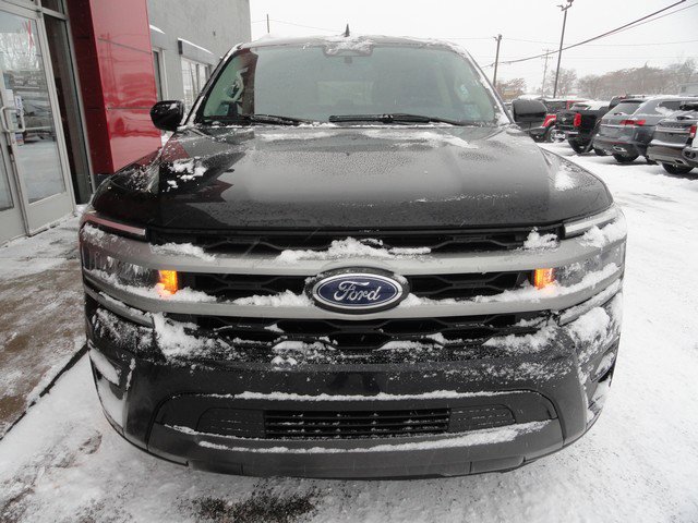 Used 2024 Ford Expedition XLT image 4