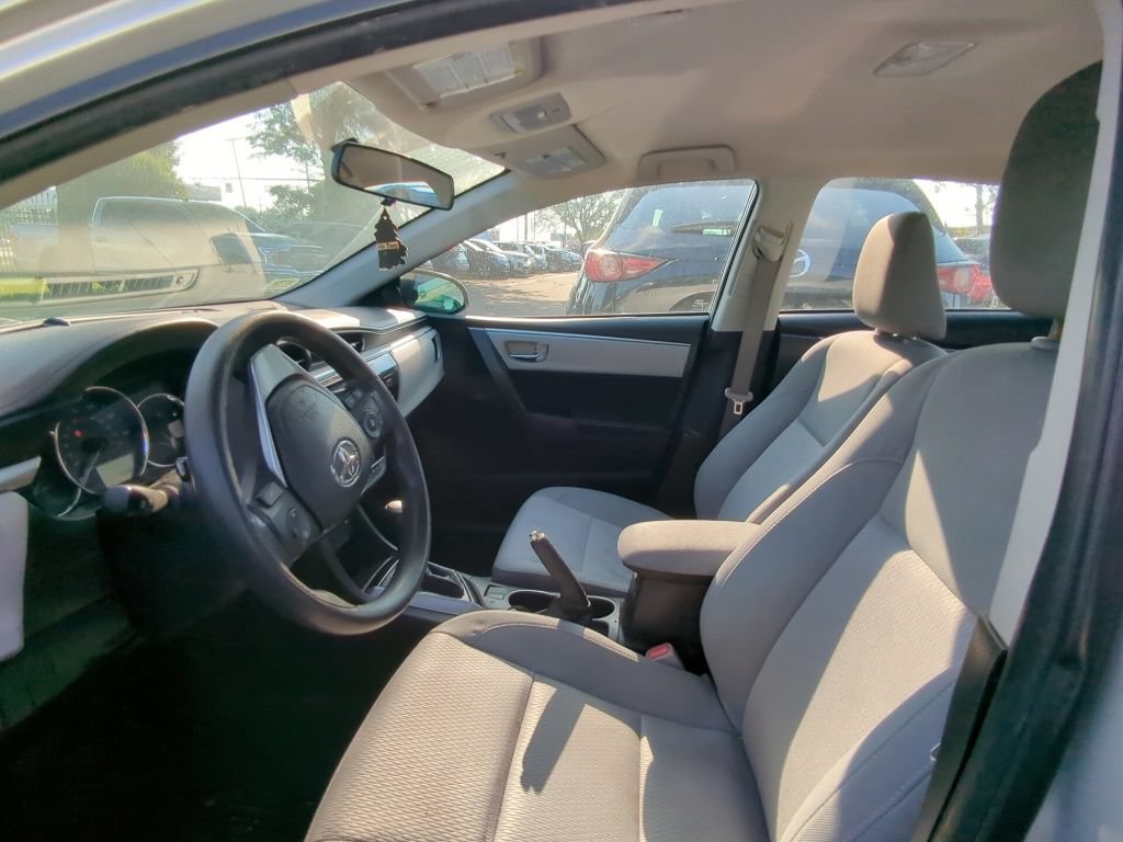 Used 2014 Toyota Corolla LE FWD image 6