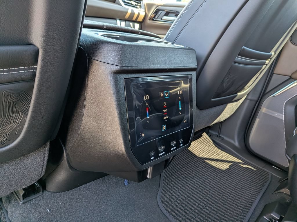 New 2026 GMC Yukon Denali Ultimate AWD/4WD image 23
