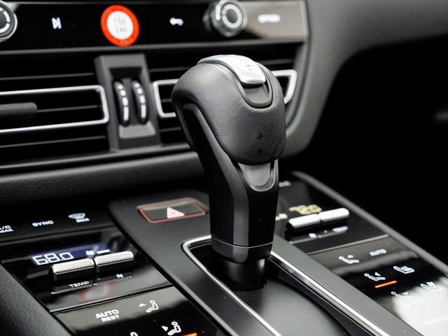 Certified 2023 Porsche Macan Turbo image 22