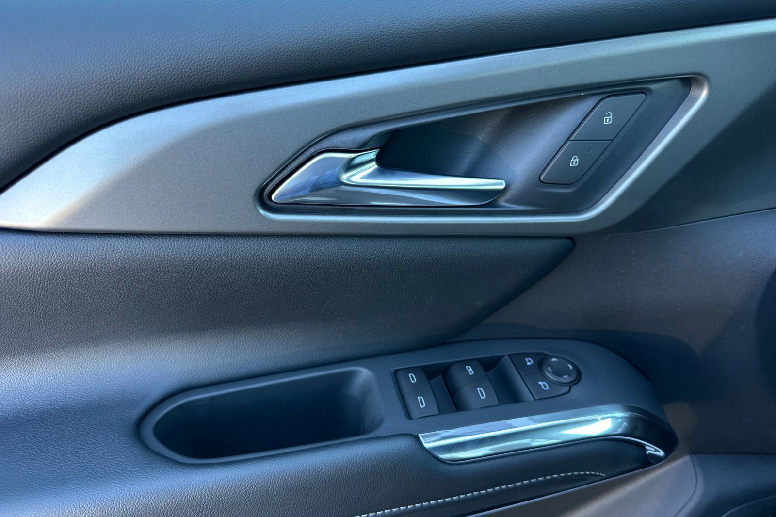 New 2026 Chevrolet Traverse LT image 11