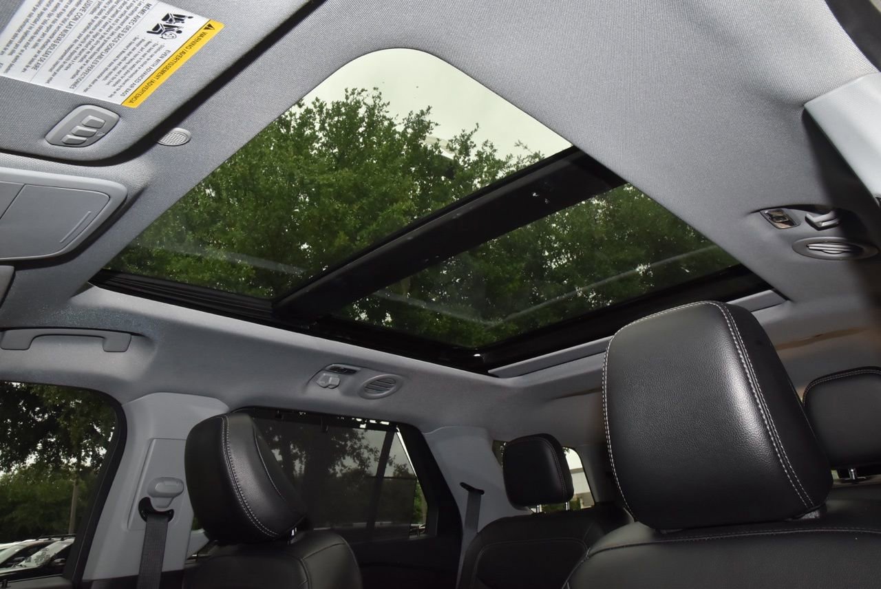 Used 2024 Ford Explorer Limited w/ Limited Technology Package AWD/4WD image 33