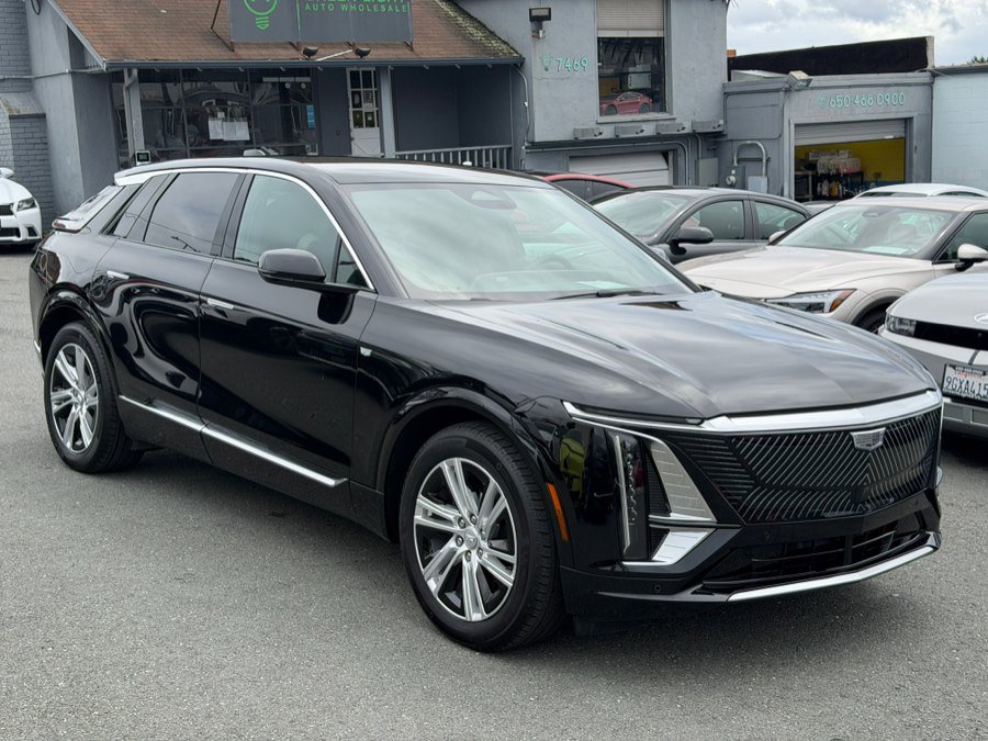 Used 2024 Cadillac Lyriq Tech w/ LPO, Floor Liner Package image 3