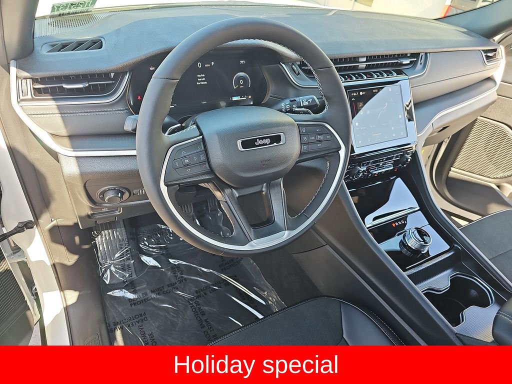 New 2025 Jeep Grand Cherokee Altitude image 16