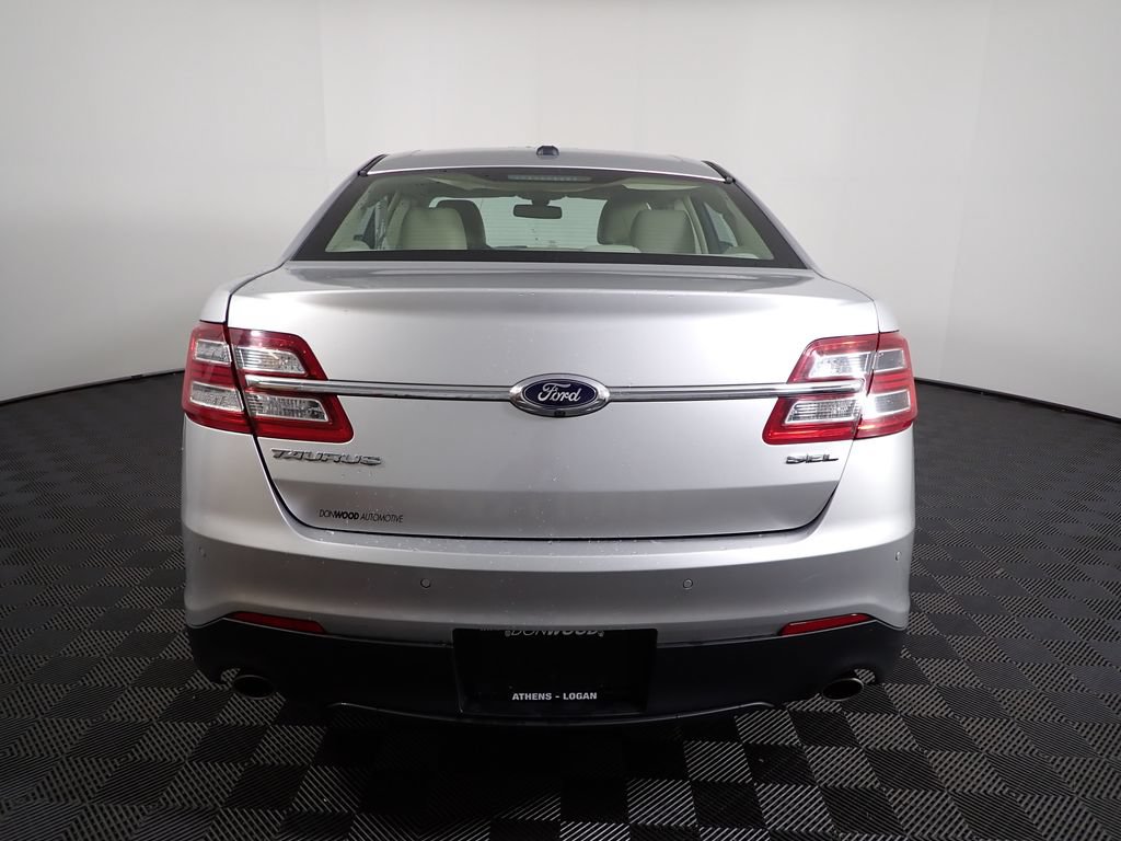 Used 2015 Ford Taurus SEL w/ Equipment Group 201A FWD image 13