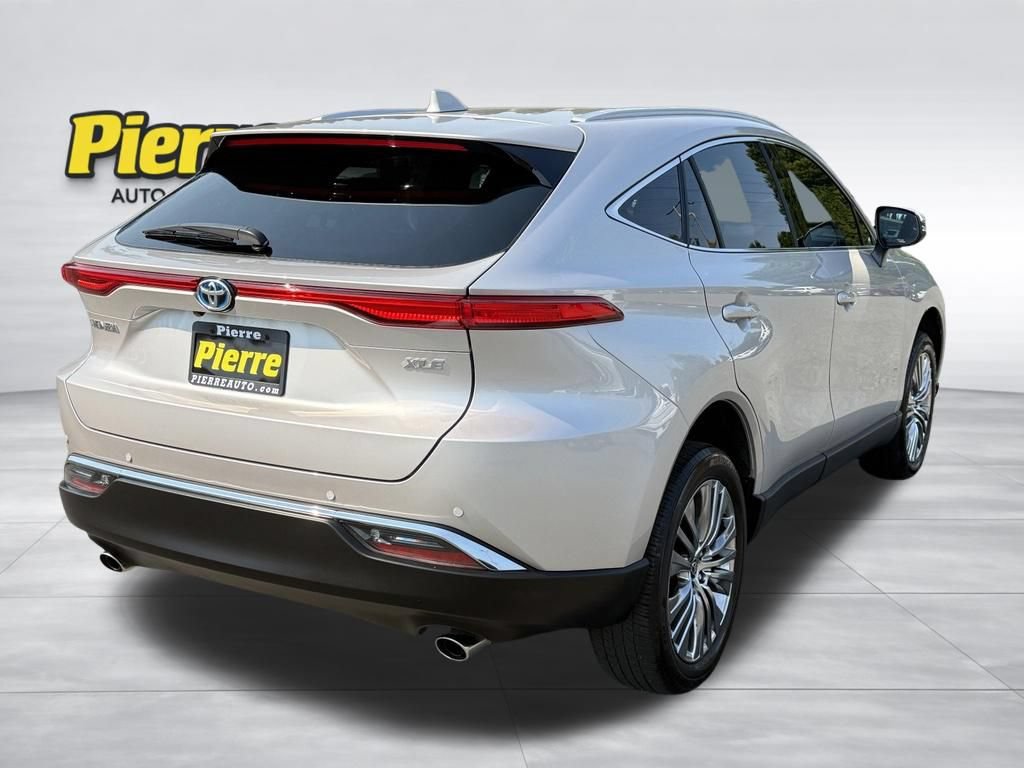 Used 2024 Toyota Venza XLE AWD/4WD image 7