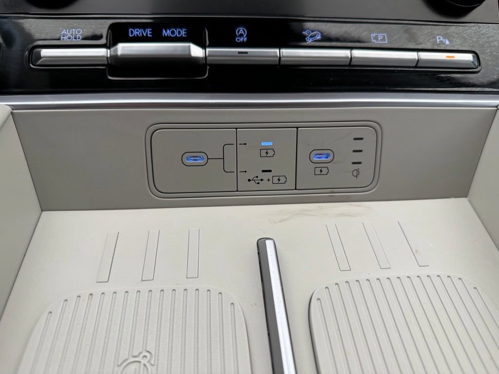 Used 2025 Hyundai Santa Fe SEL FWD image 36