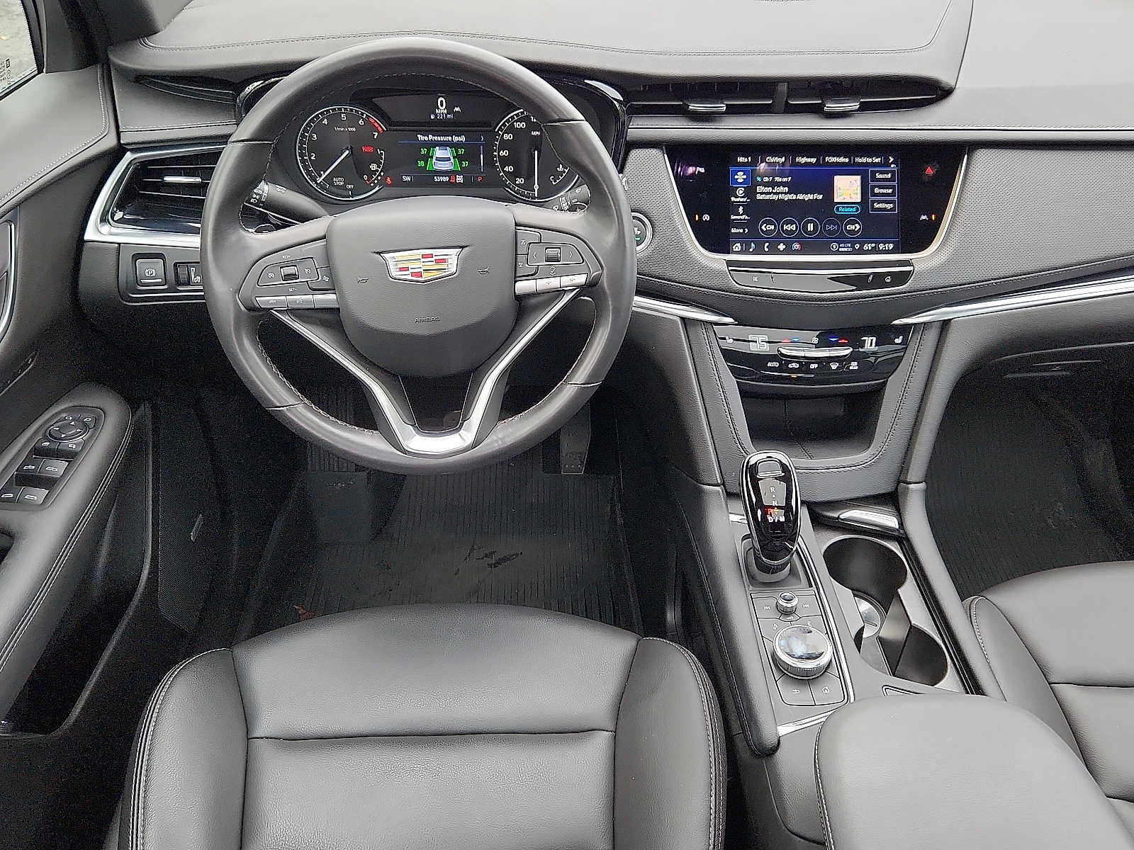 Used 2024 Cadillac XT6 Luxury w/ LPO, Floor Liner Package AWD/4WD image 11