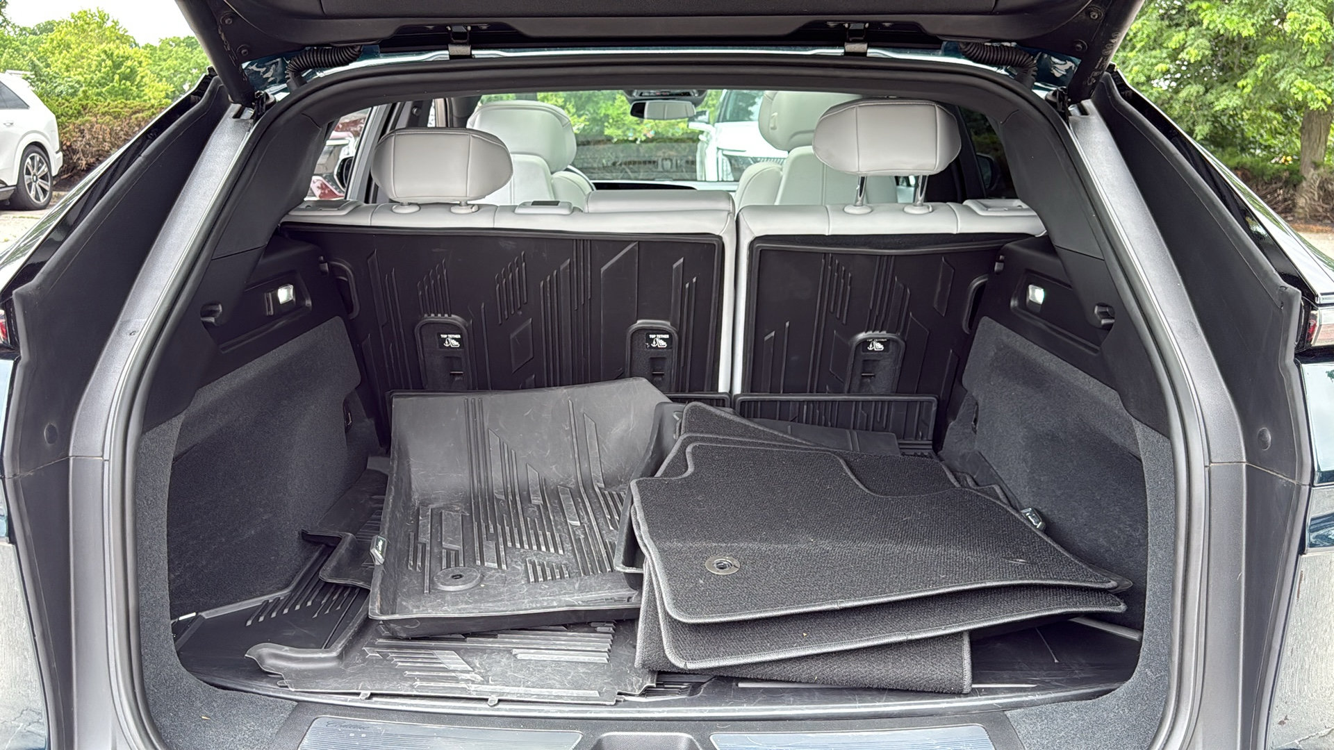 Certified 2024 Cadillac Lyriq Sport w/ LPO, Floor Liner Package AWD/4WD image 32