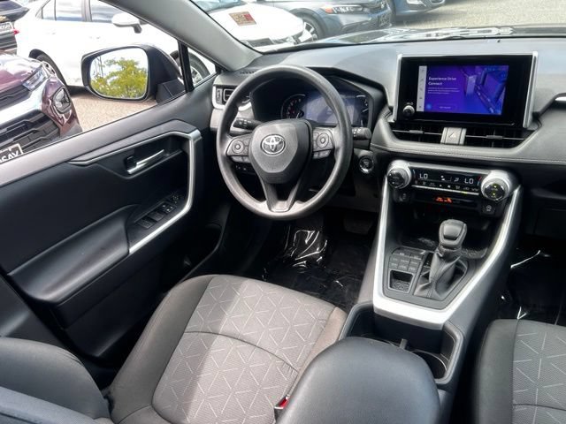 Used 2025 Toyota RAV4 XLE AWD/4WD image 21