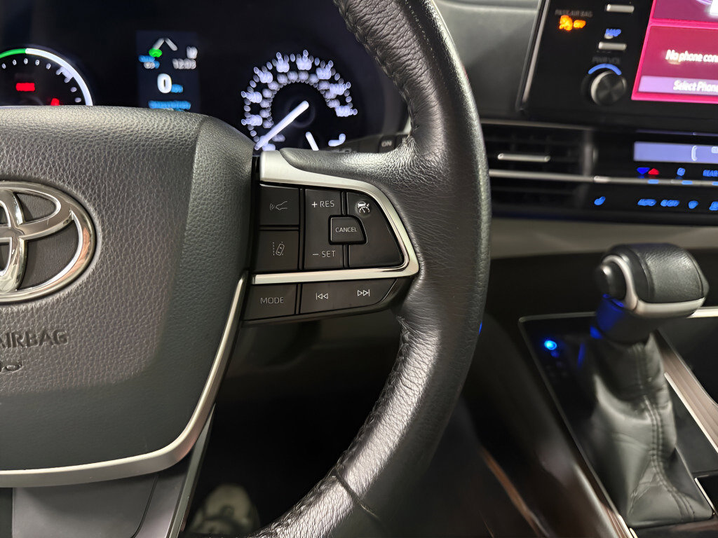 Used 2021 Toyota Sienna XLE image 13