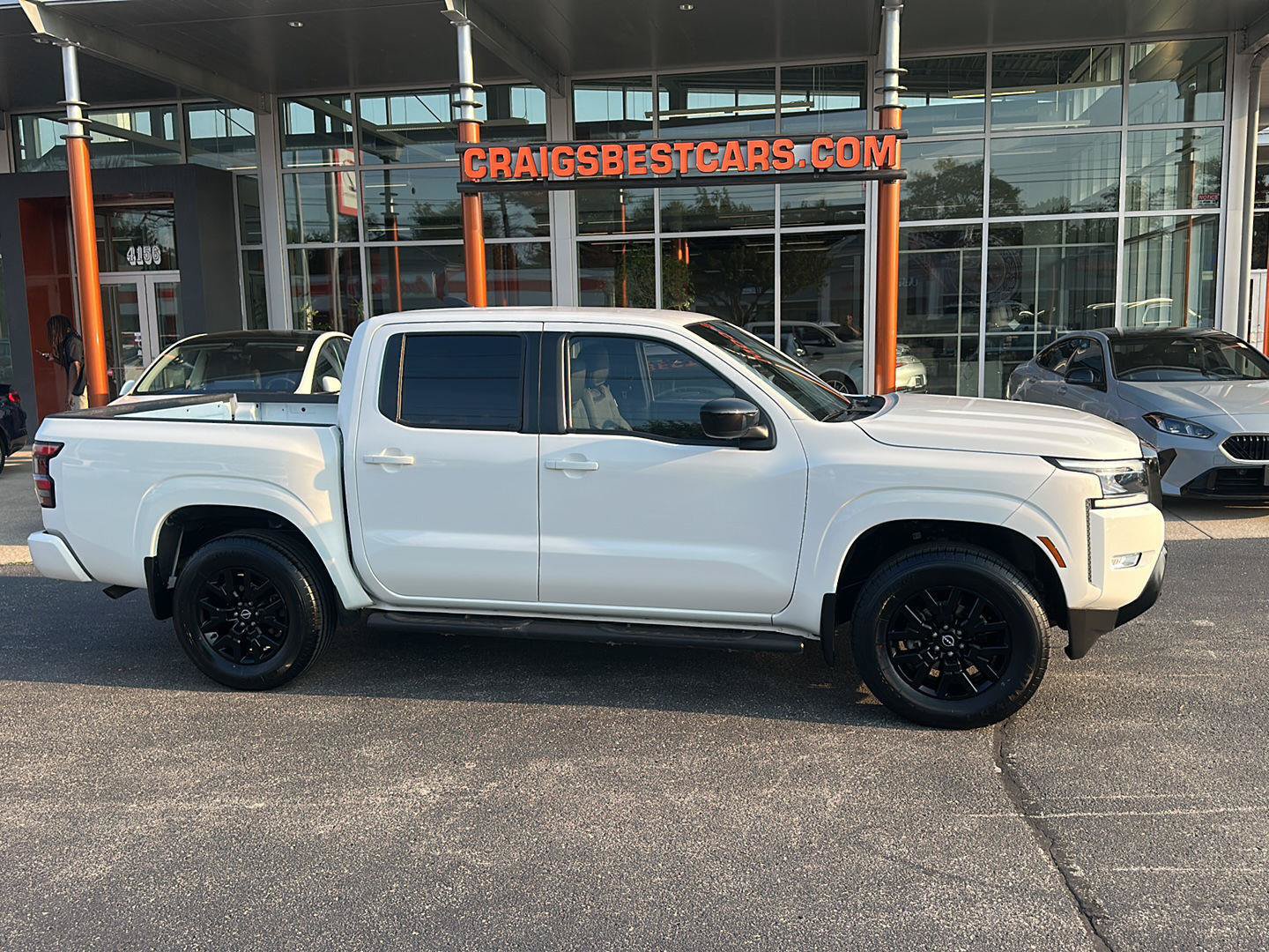 Used 2023 Nissan Frontier SV w/ Midnight Edition Package AWD/4WD image 1