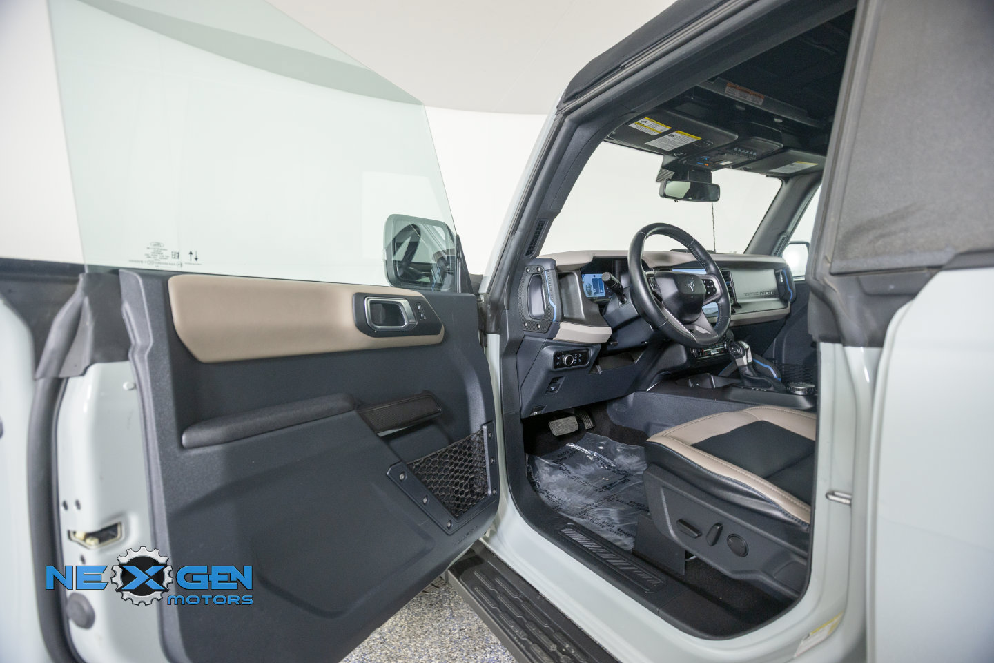 Used 2024 Ford Bronco Wildtrak AWD/4WD image 12