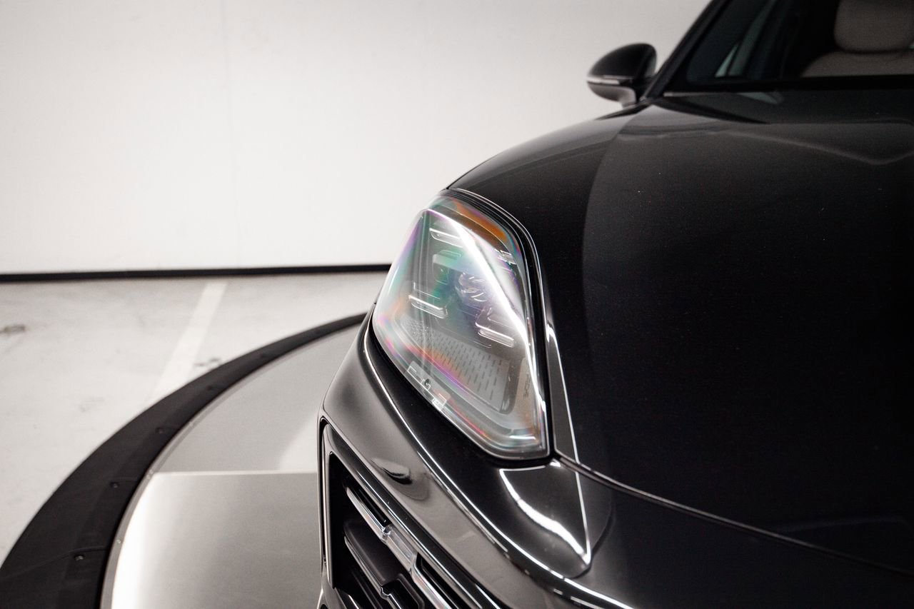 Certified 2024 Porsche Cayenne Coupe image 13