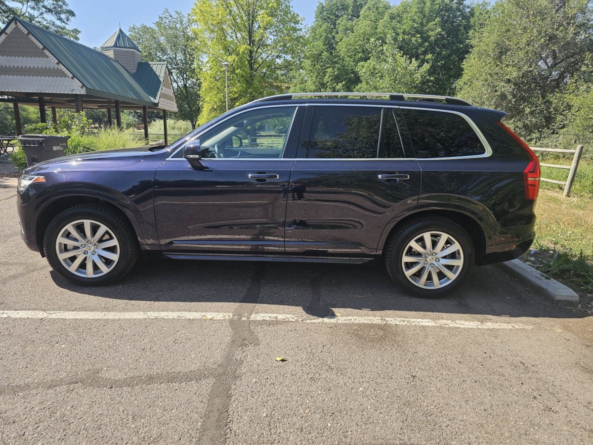 Used 2017 Volvo XC90 T6 Momentum w/ Vision Package AWD/4WD image 2