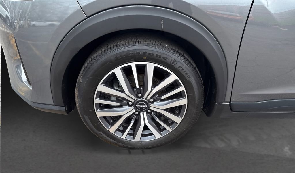 Used 2024 Nissan Kicks SV image 12