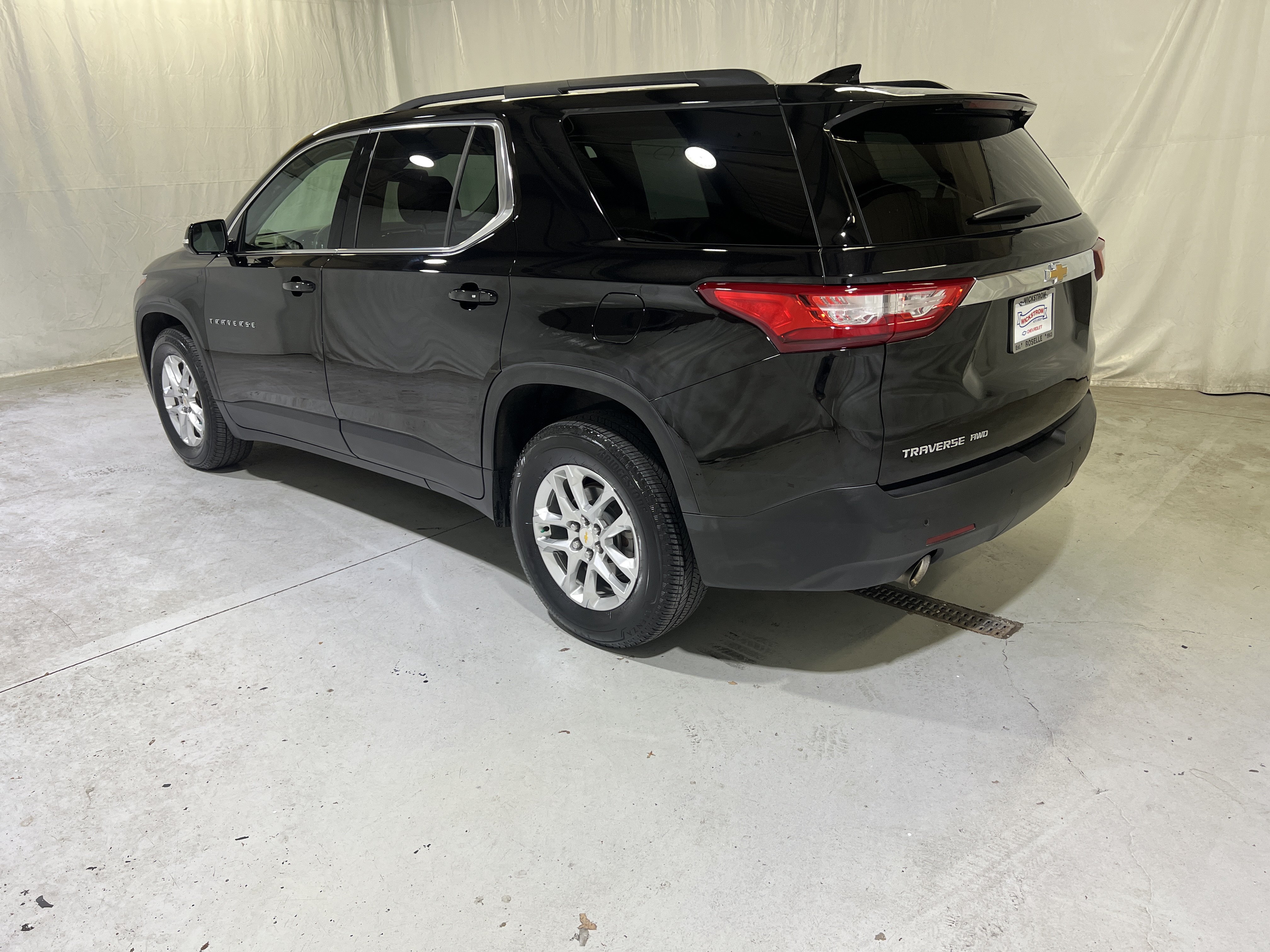 Used 2019 Chevrolet Traverse LT w/ LPO, Floor Liner Package AWD/4WD image 8