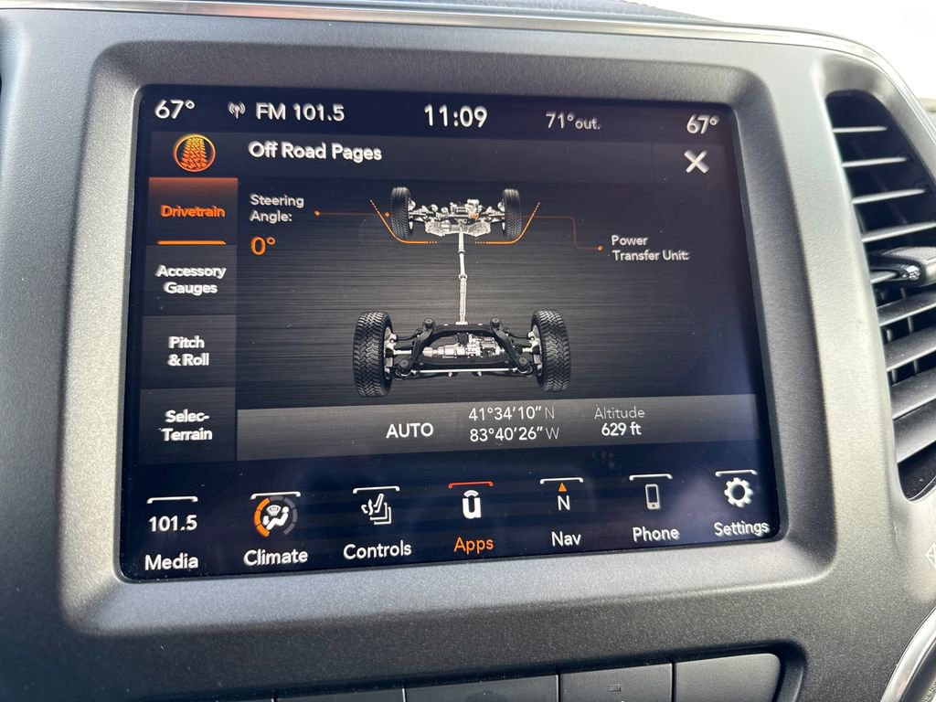 Used 2023 Jeep Cherokee Trailhawk w/ Premium Leather Package image 39