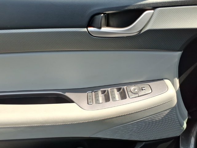 Used 2024 Hyundai Palisade SEL FWD image 3