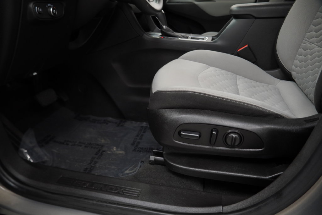 Used 2018 Chevrolet Equinox LT FWD image 31