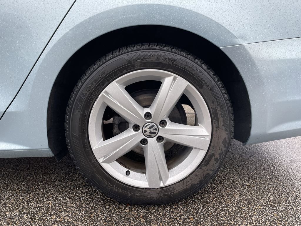 Used 2012 Volkswagen Passat 2.5 SE image 10