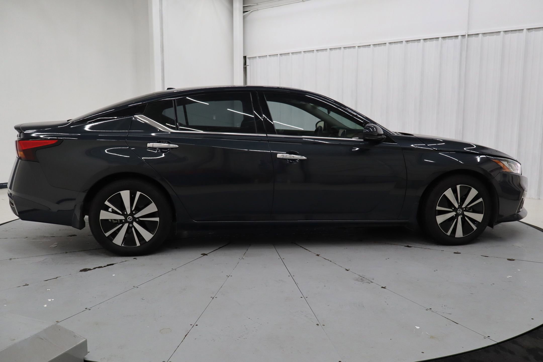 Used 2022 Nissan Altima 2.5 SL image 2
