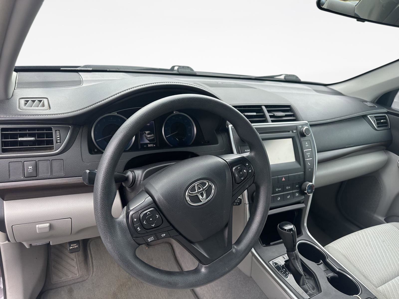 Used 2016 Toyota Camry LE FWD image 10