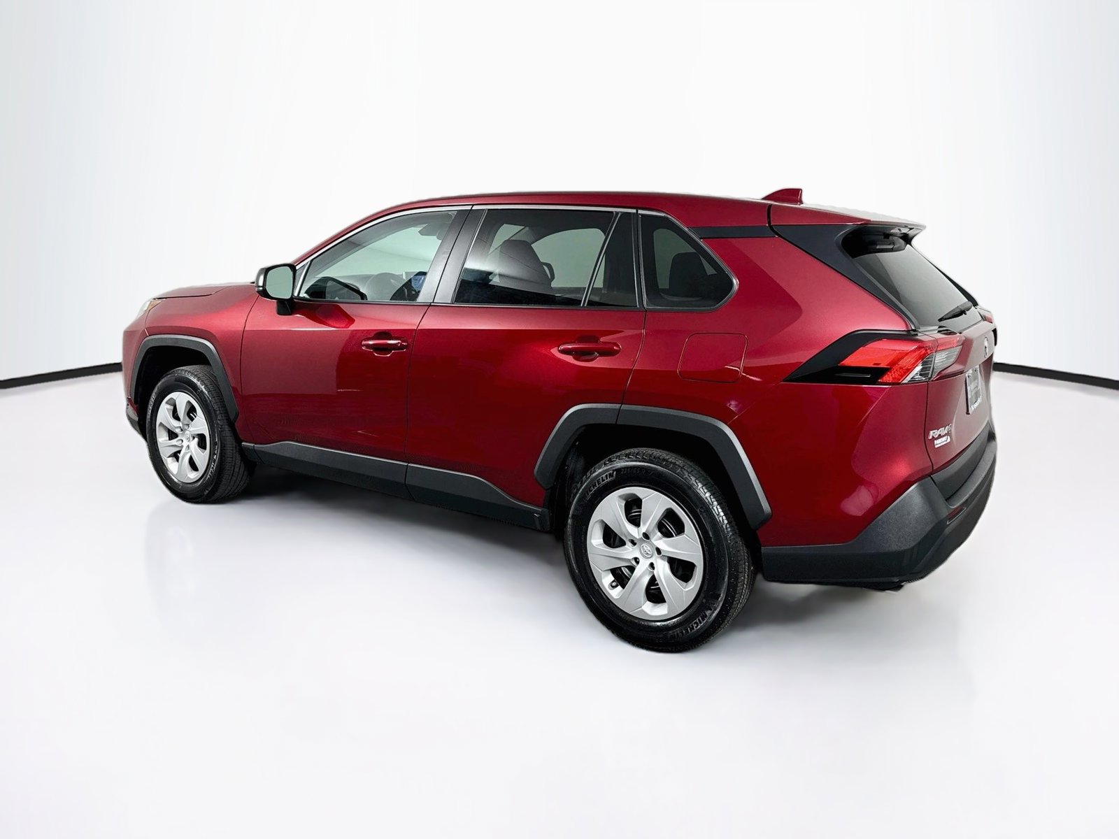 Certified 2025 Toyota RAV4 LE AWD/4WD image 5