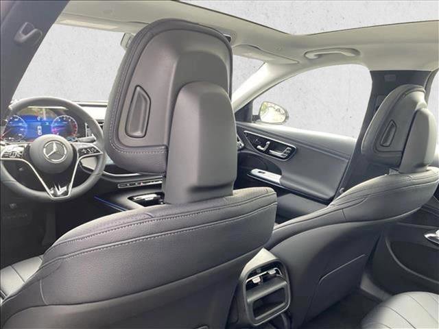 Used 2025 Mercedes-Benz E 350 4MATIC Sedan image 18