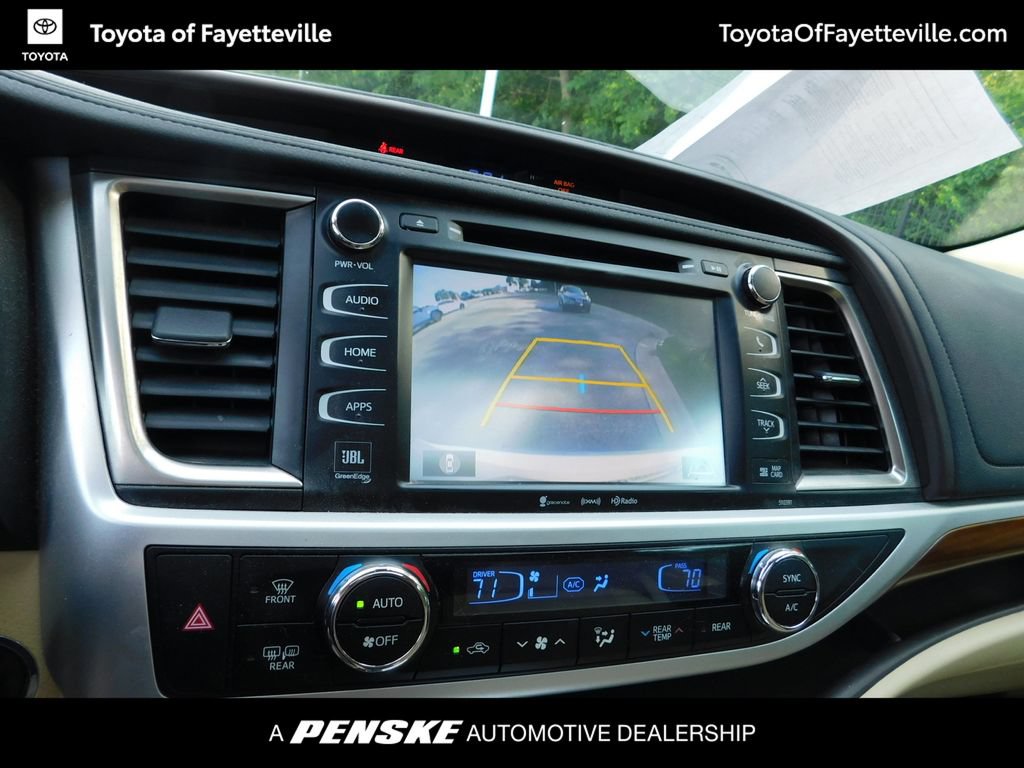Used 2019 Toyota Highlander Limited Platinum FWD image 7