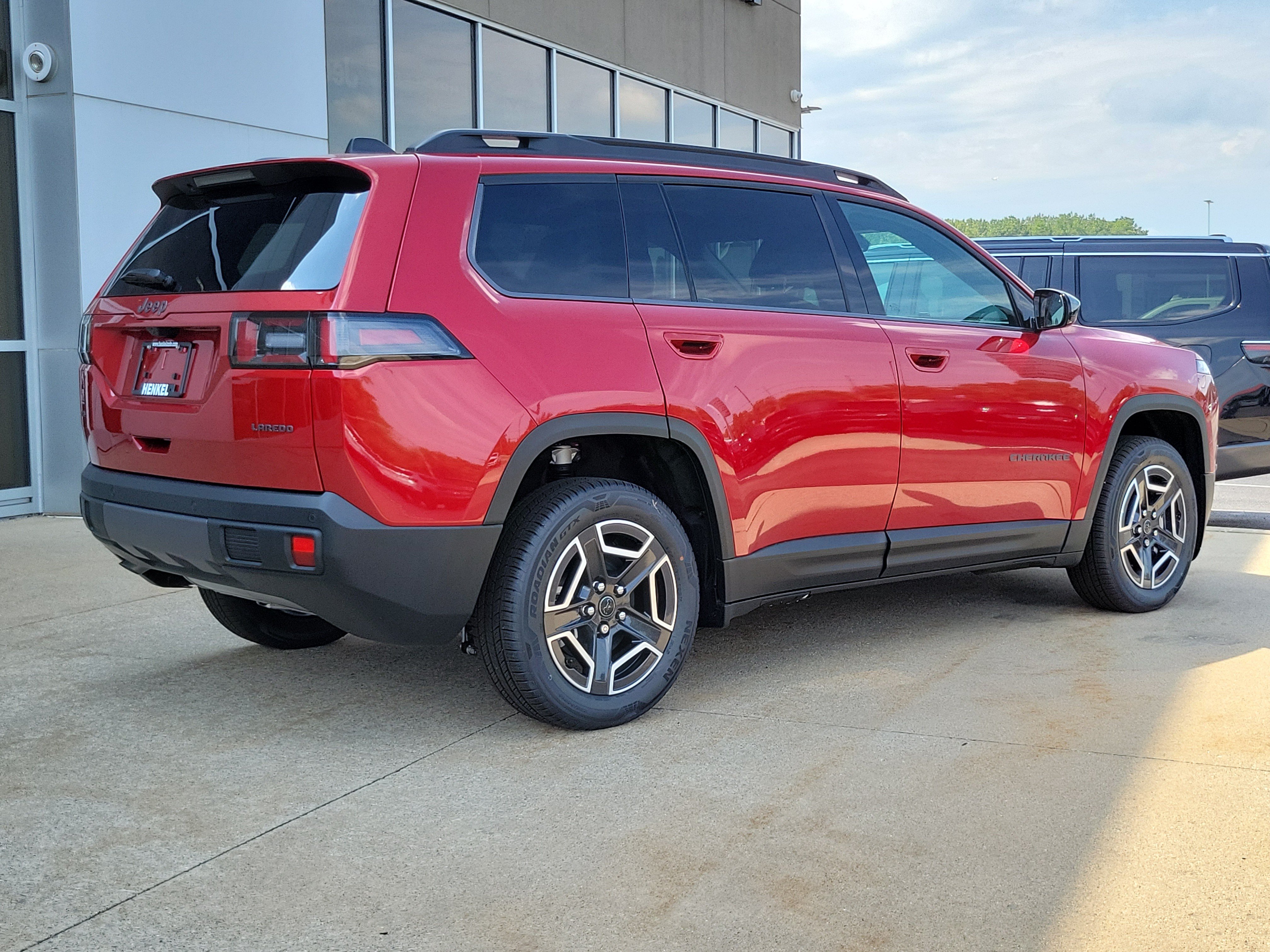 New 2026 Jeep Cherokee Laredo AWD/4WD image 4