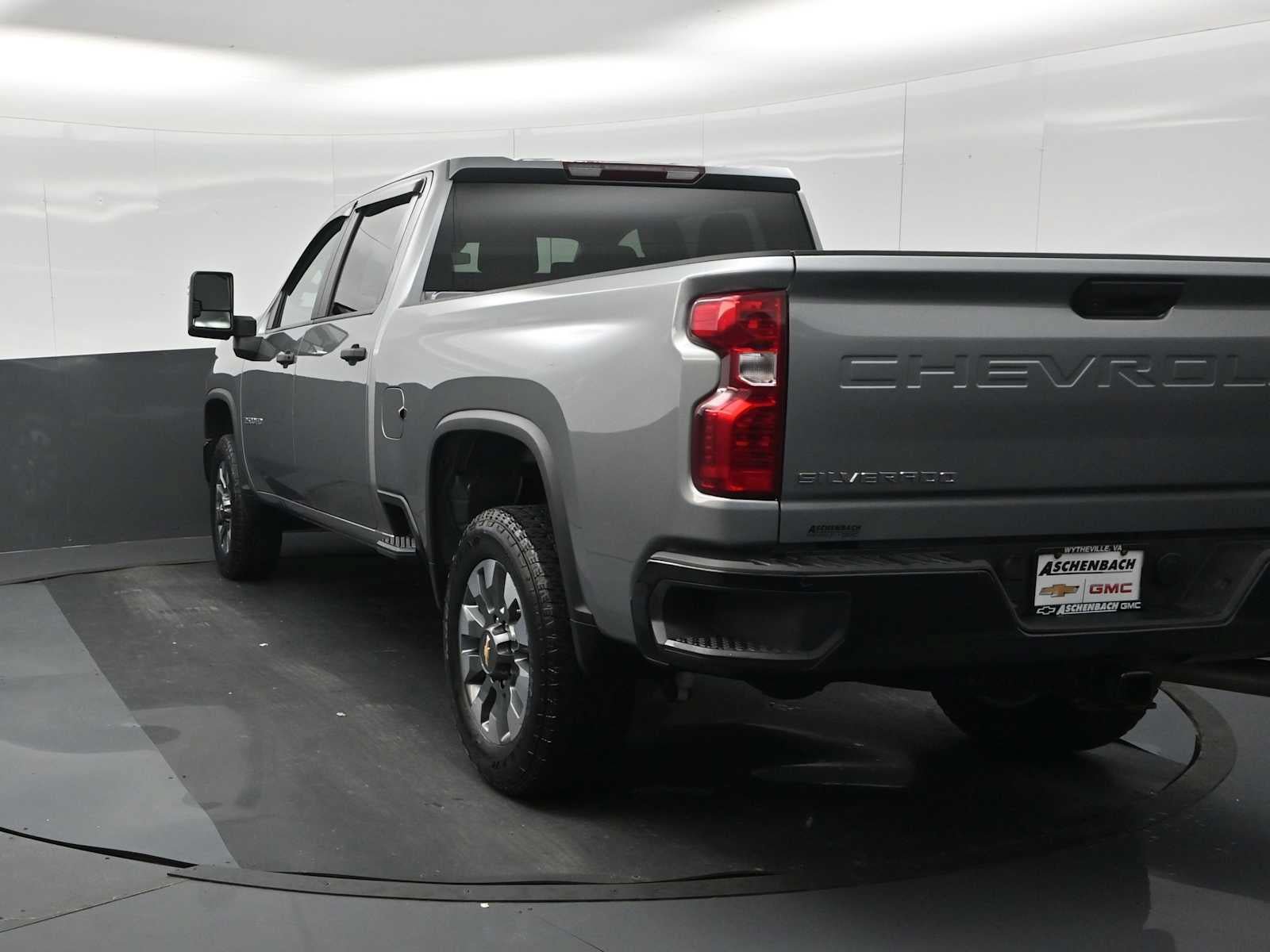 Used 2025 Chevrolet Silverado 2500 Custom AWD/4WD image 7