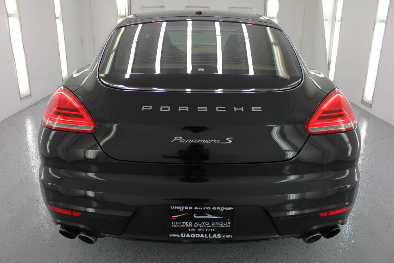 Used 2014 Porsche Panamera S image 8